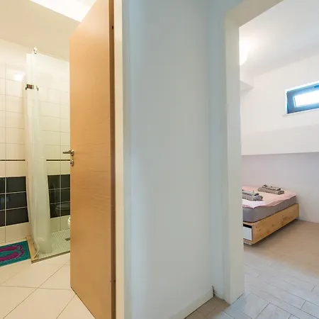 Captain's Studio Apartment